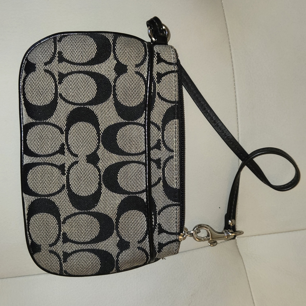 Coach Signature Black and Cream Wristlet